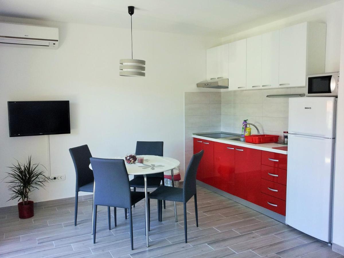 Apartments Zora Rogoznica  Buitenkant foto