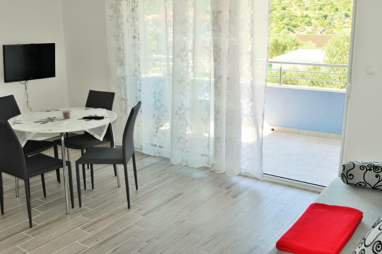 Apartments Zora Rogoznica  Buitenkant foto