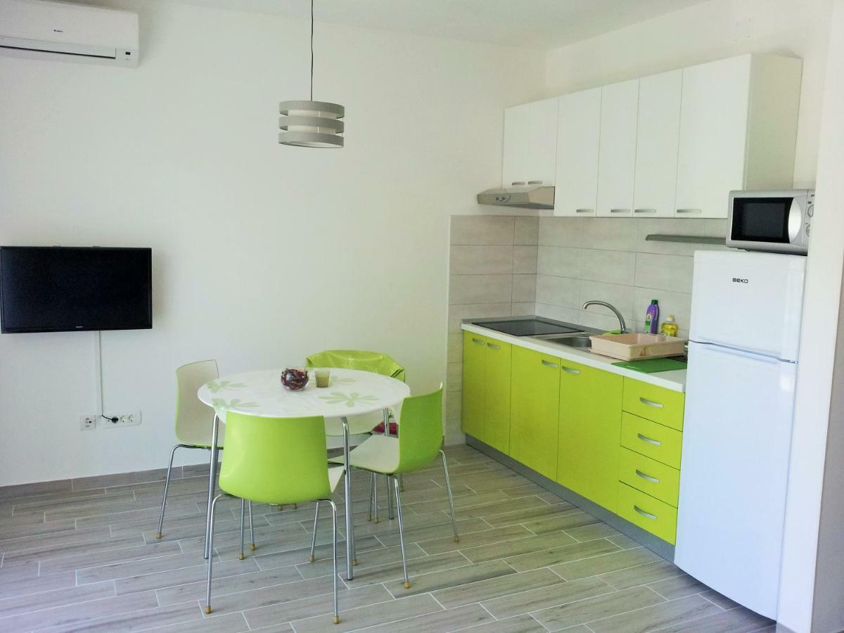 Apartments Zora Rogoznica  Buitenkant foto