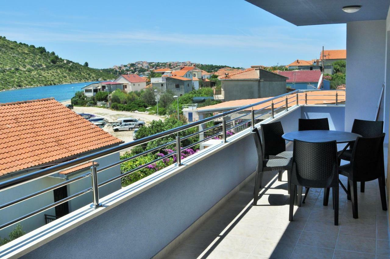 Apartments Zora Rogoznica  Buitenkant foto