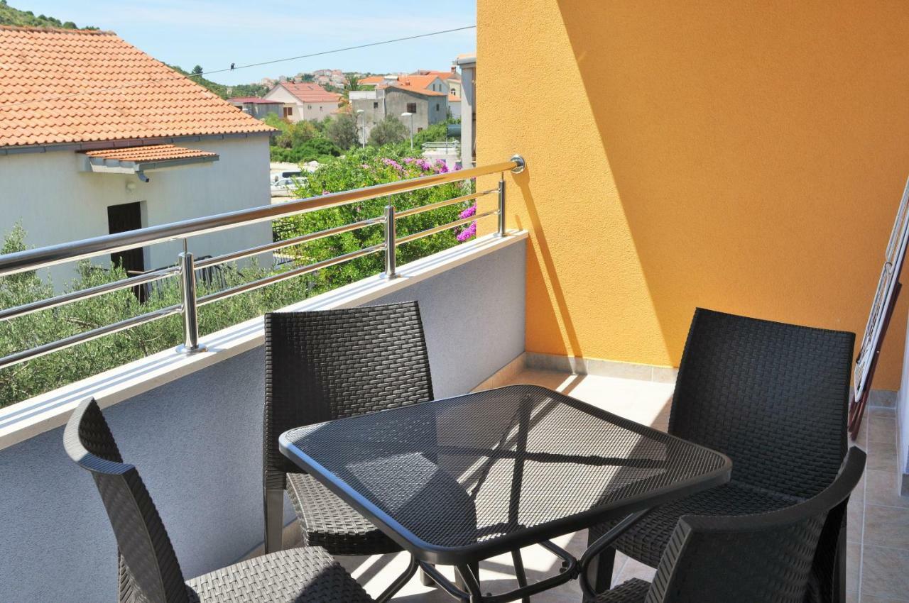 Apartments Zora Rogoznica  Buitenkant foto